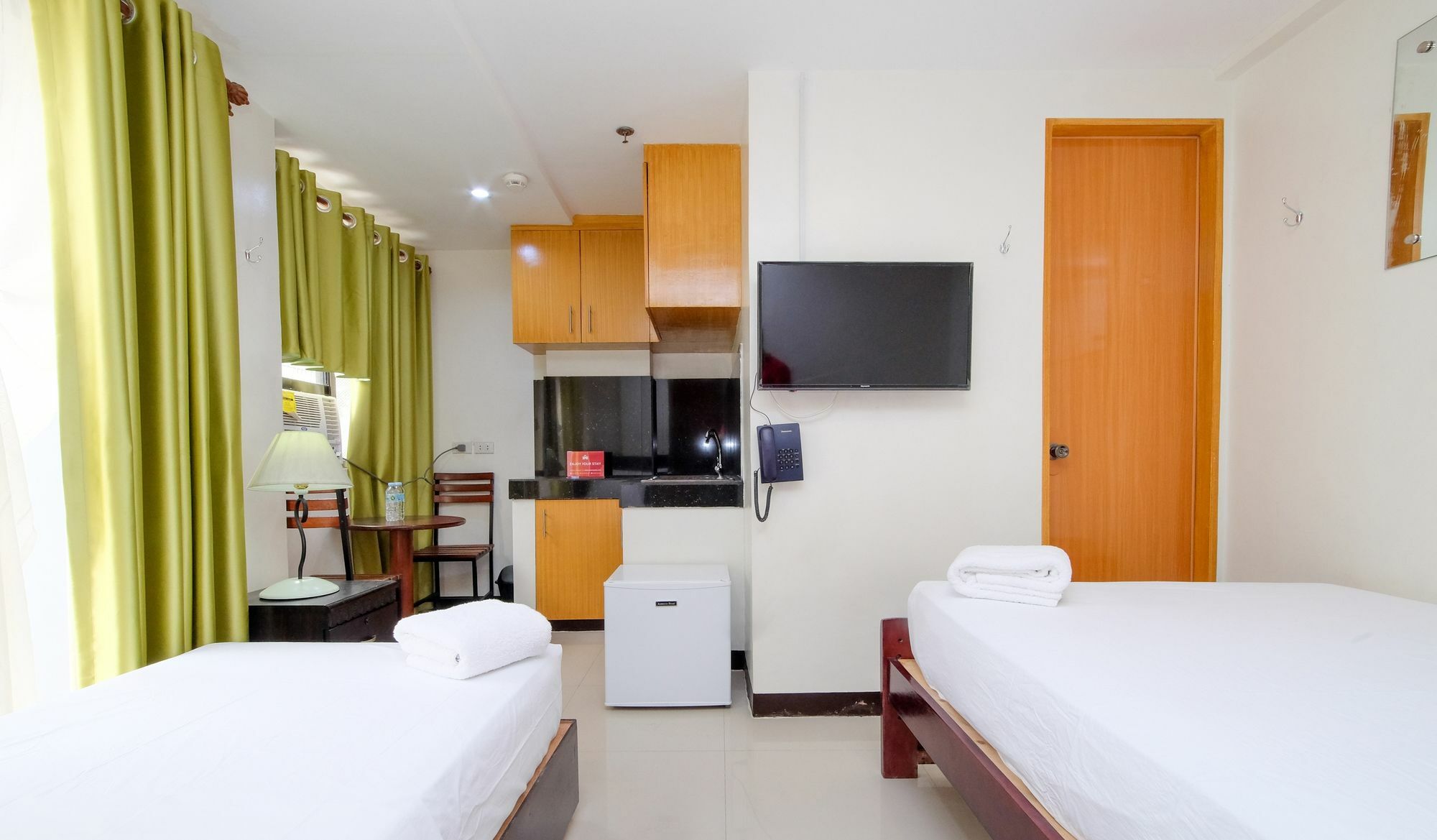 Zen Rooms Time Travellers Makati San Pedro Makati Exterior foto